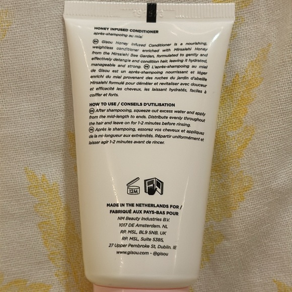 Gisou Honey Infused Travel Shampoo + Conditioner set - Picture 4 of 5